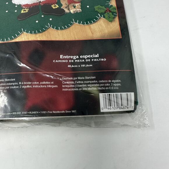 VTG Bucilla Santa Claus Felt Cat Table Runner Christmas Kit 16"x40" NOS 84874 - Picture 4 of 5
